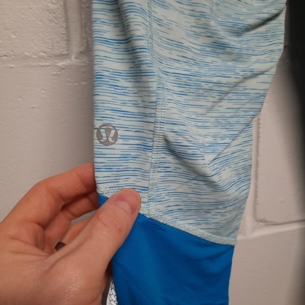 LULULEMON Crop Blue Leggings Women's Size 4